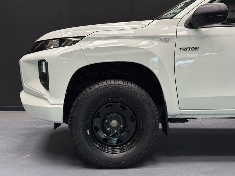 2019 Mitsubishi Triton GLX S/Cab Boxbody, photo 3