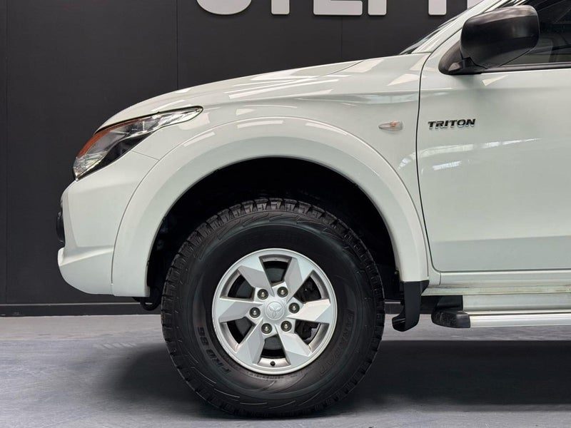 2018 Mitsubishi Triton GLX D/Cab 4WD Boxbody, photo 3
