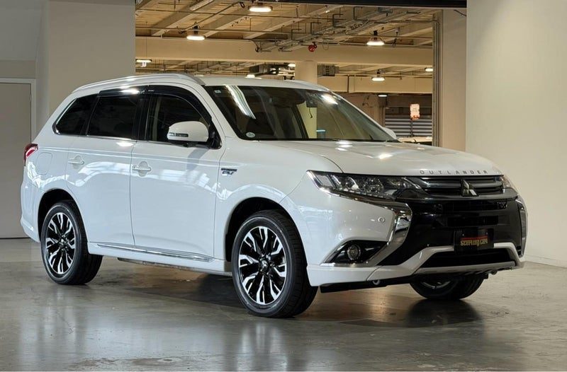 2016 Mitsubishi Outlander PHEV-G Safety Package