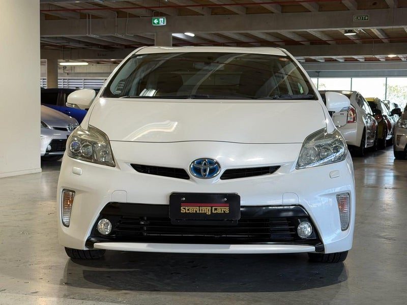 2014 Toyota Prius S Touring, photo 2