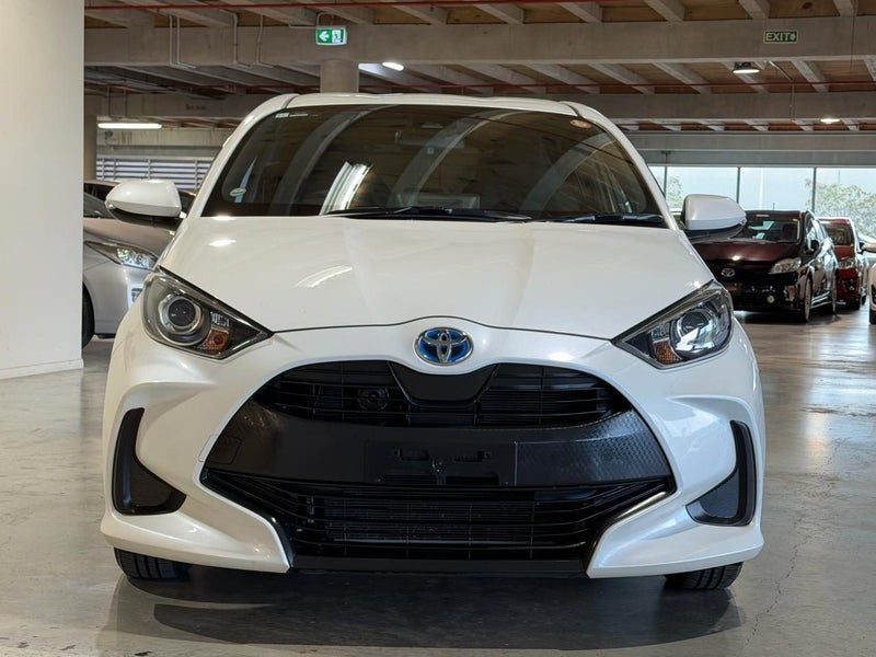 2020 Toyota Yaris Hybrid X, photo 2