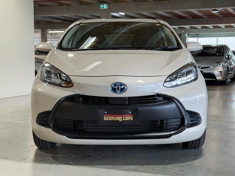 2022 Toyota Aqua X-GRADE, photo 2
