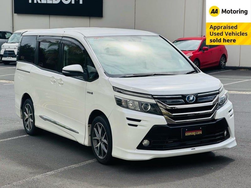 2014 Toyota Voxy Hybrid - V Grade
