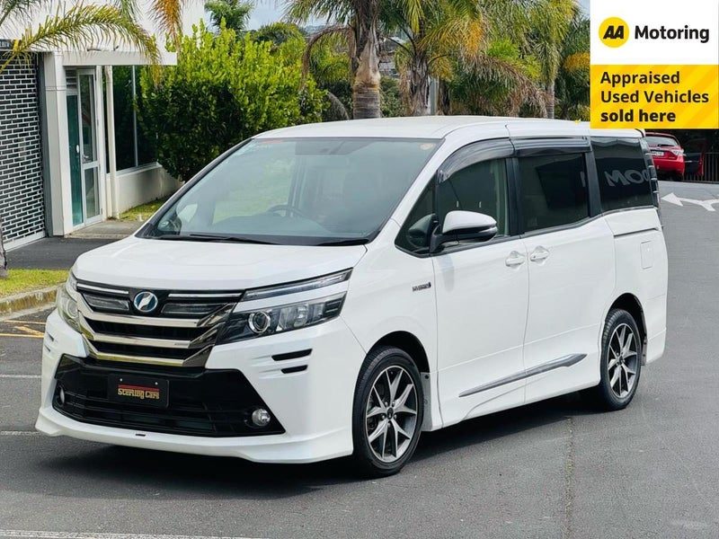 2014 Toyota Voxy Hybrid - V Grade, photo 3