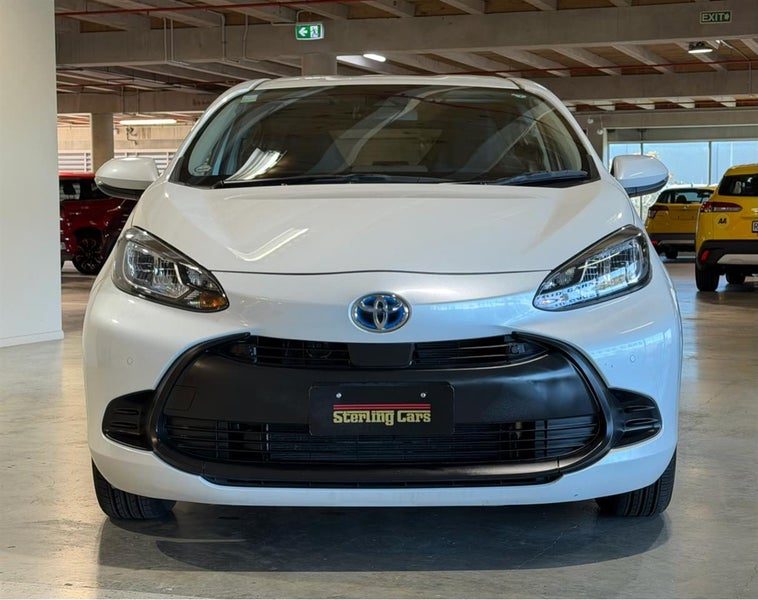 2021 Toyota Aqua X-GRADE, photo 2
