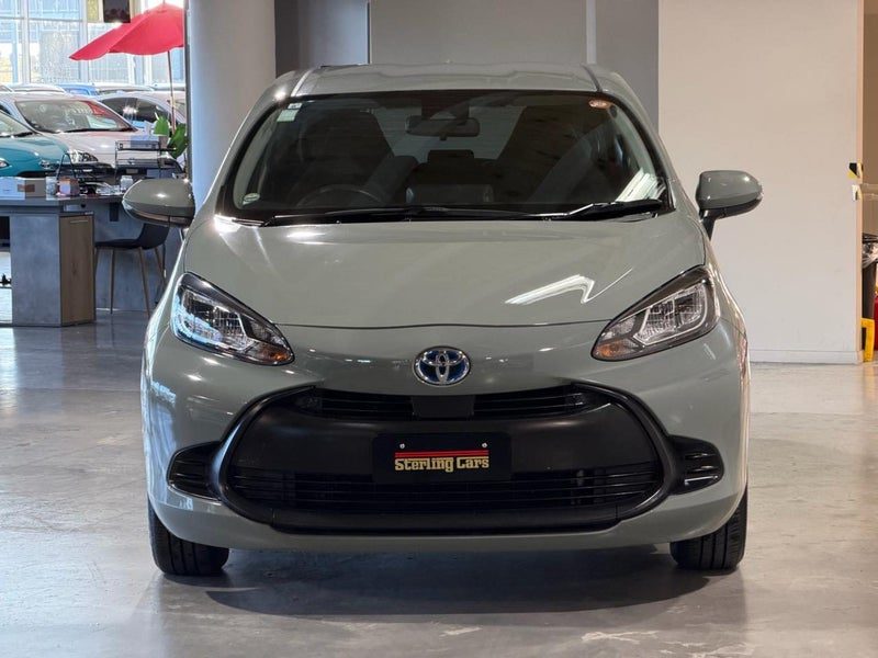 2022 Toyota Aqua X-GRADE, photo 2