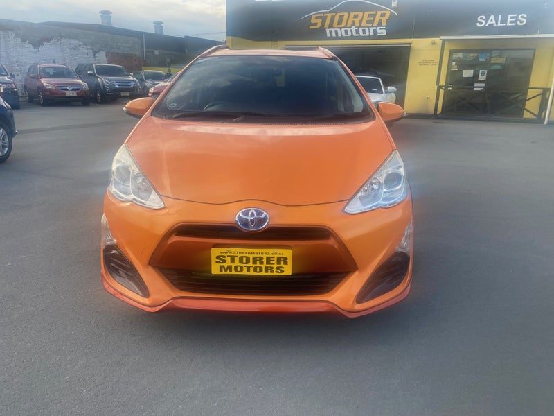 2015 Toyota Aqua URBAND X 5 DOOR 1.5 HATCHBACK AU, photo 2