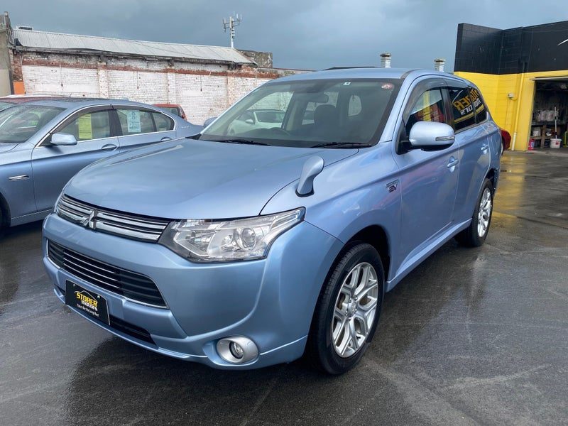 2013 Mitsubishi Outlander PHEV