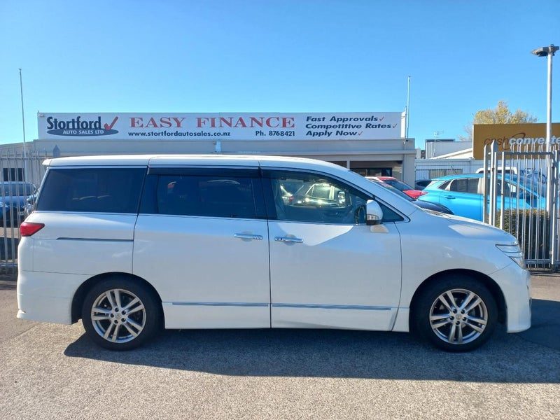 2013 Nissan Elgrand, photo 2