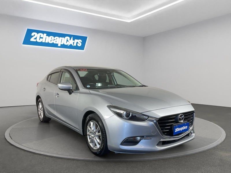 2017 Mazda Axela Hybrid S, photo 3