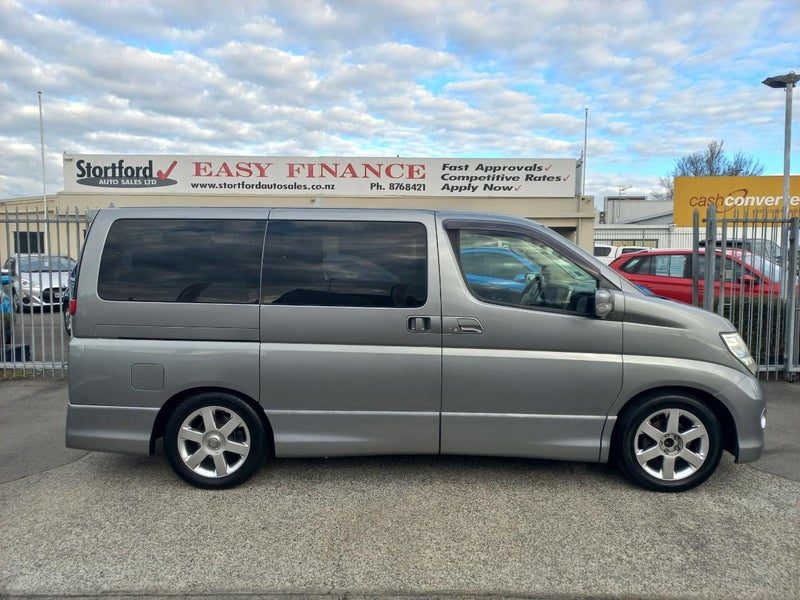 2005 Nissan Elgrand Highway Star, photo 2