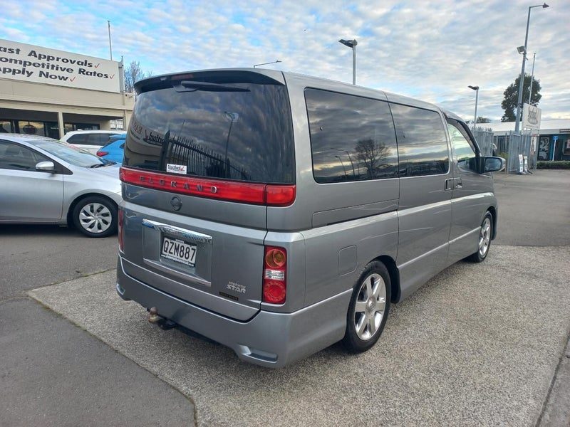 2005 Nissan Elgrand Highway Star, photo 3