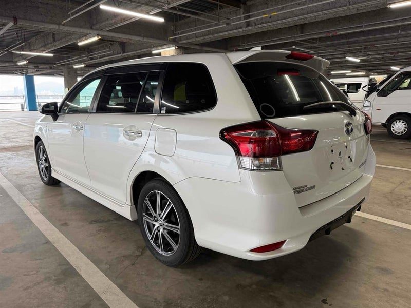 2015 Toyota Corolla Fielder WXB Hybrid Aero Tourer, photo 2