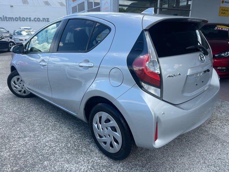 2018 Toyota Aqua G, photo 2