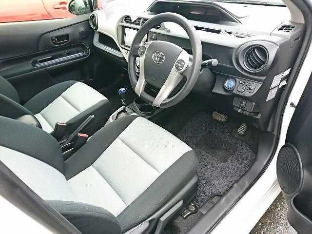 2014 Toyota Aqua S, photo 3