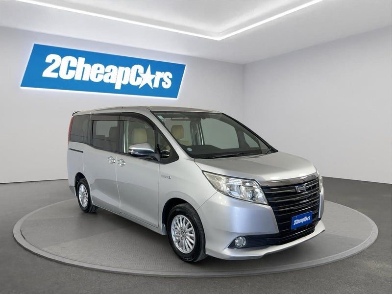 2014 Toyota Noah Hybrid G, photo 3