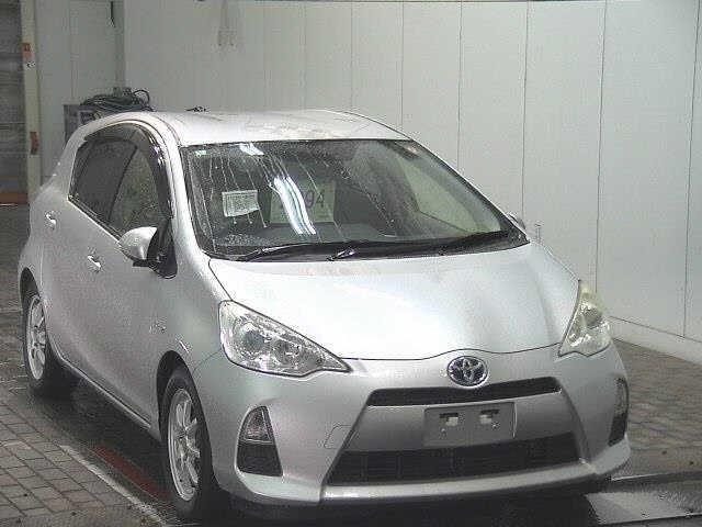 2013 Toyota Aqua S