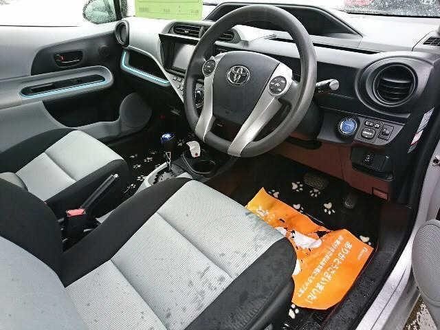 2013 Toyota Aqua S, photo 3