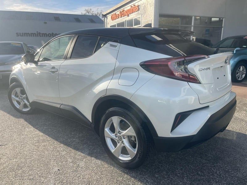 2018 Toyota C-HR HYBRID, photo 2