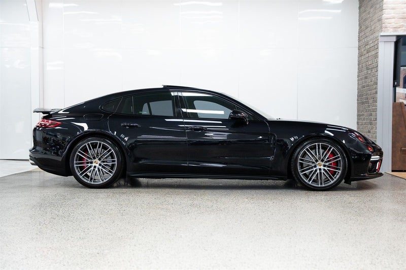 2016 Porsche Panamera TURBO, photo 2