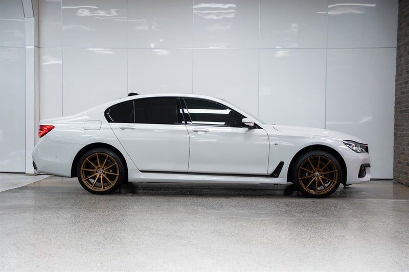 2016 BMW 740i, photo 2