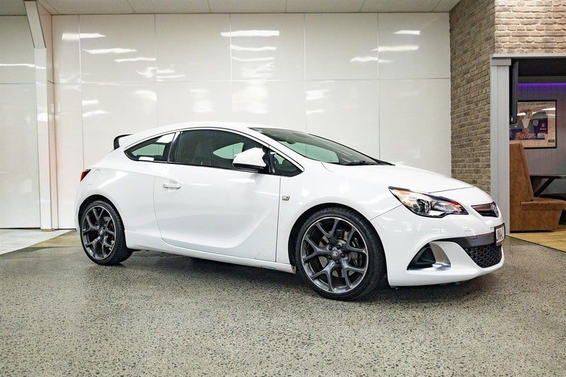 2015 Holden Astra VXR 2.0P/6MT/HA/3DR