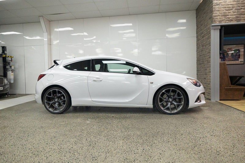 2015 Holden Astra VXR 2.0P/6MT/HA/3DR, photo 2
