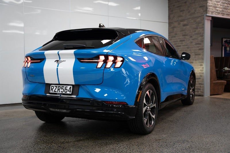 2024 Ford Mustang Mach-E AWD 98KWH/EV/4WD/CVT, photo 3