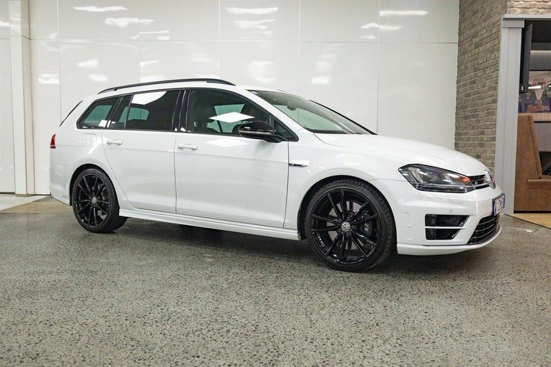 2016 Volkswagen Golf R Wolfsburg Edition