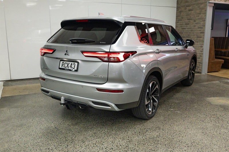 2025 Mitsubishi Outlander XLS PHEV/4WD/AT, photo 3