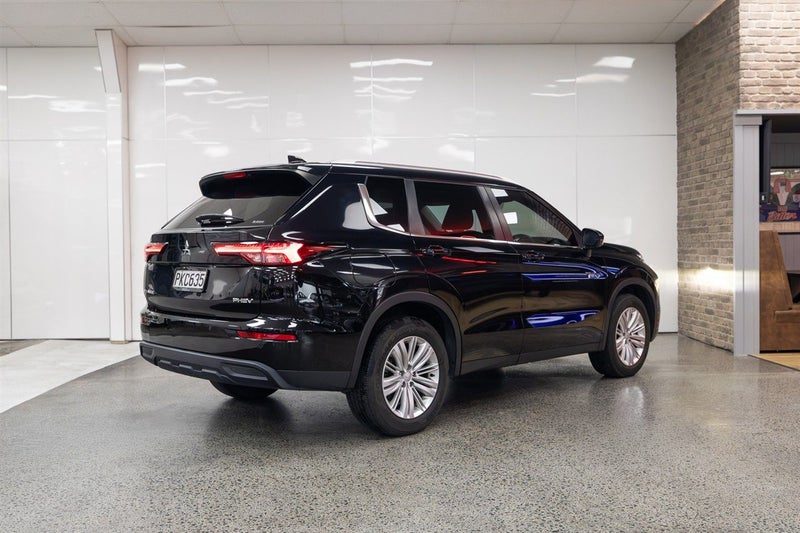 2022 Mitsubishi Outlander LS PHEV/4WD/AT, photo 3