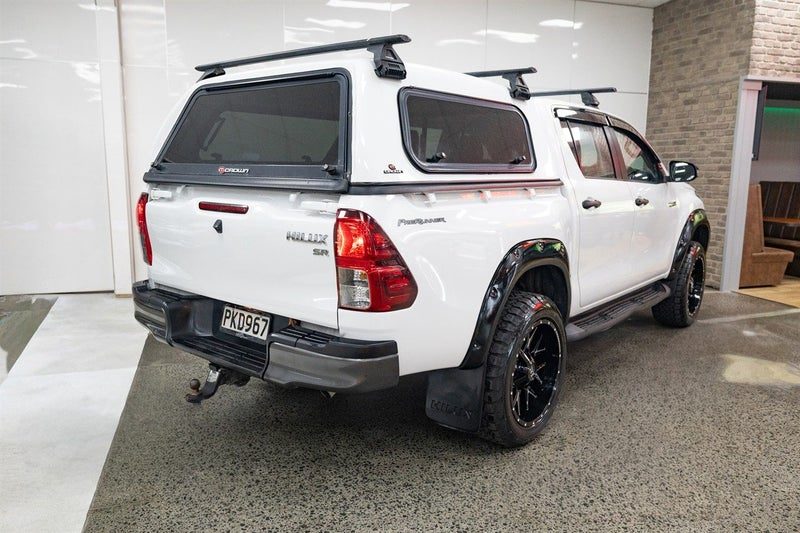 2022 Toyota Hilux SR TD DC 2.8DT, photo 2