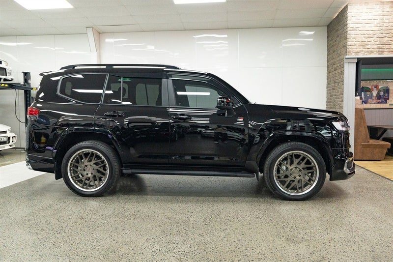 2023 Toyota Land Cruiser GR 300 SPORT, photo 2