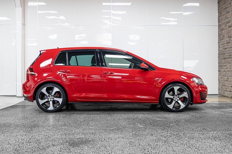 2014 Volkswagen Golf GTI DCC Package, photo 2