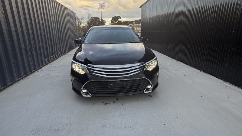 2016 Toyota Camry Hybrid, photo 2
