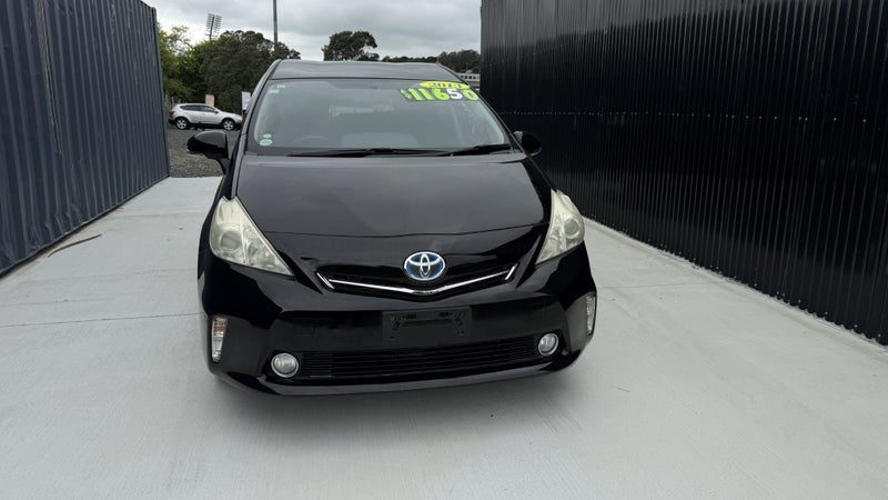 2013 Toyota Prius Alpha Prius Alpha, photo 2