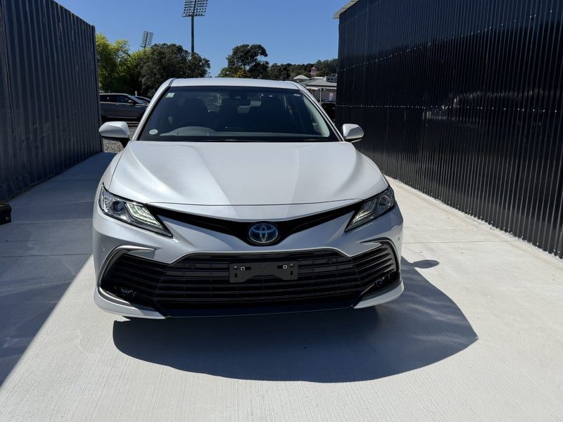 2021 Toyota Camry 4D X, photo 2