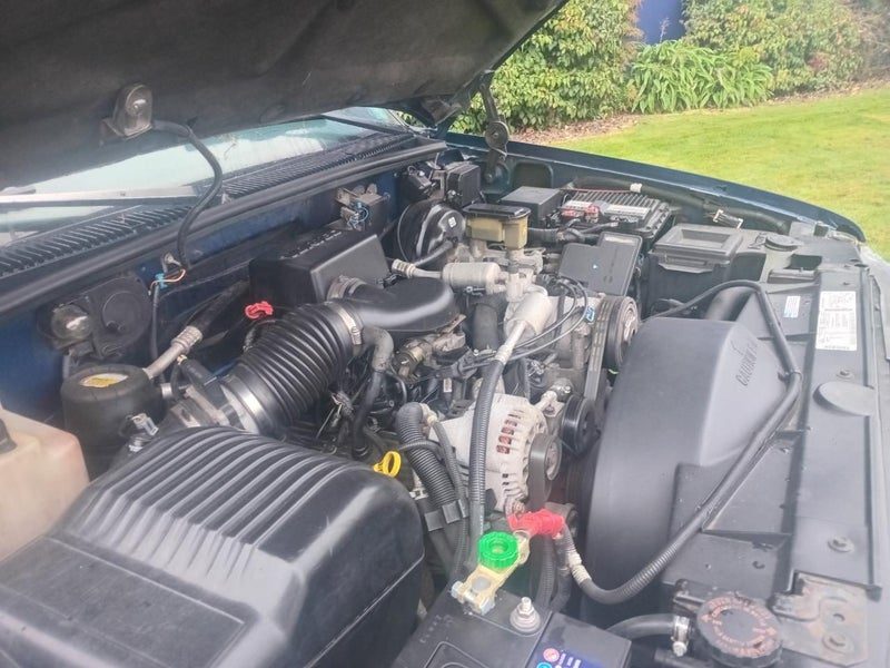 1995 Chevrolet Suburban K1500, photo 2