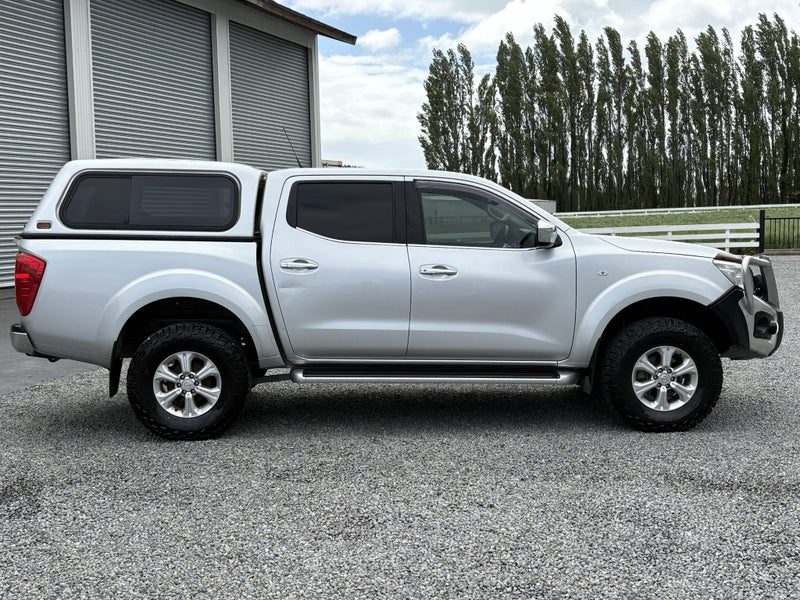 2015 Nissan Navara ST, photo 2