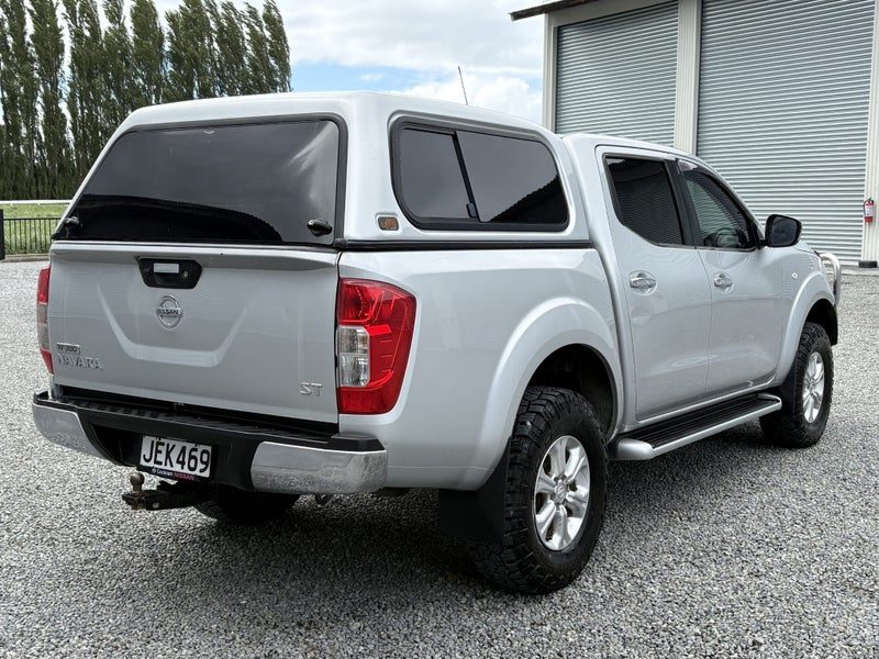 2015 Nissan Navara ST, photo 3