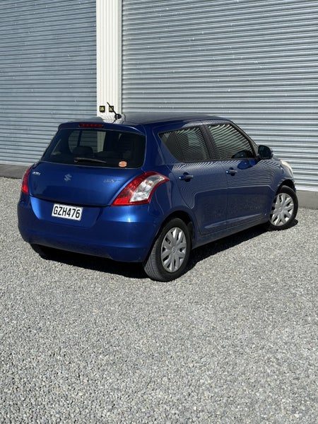 2013 Suzuki Swift Glxa, photo 2