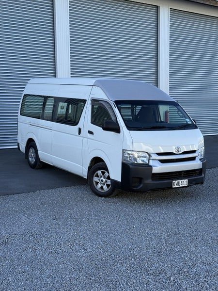 2017 Toyota Hiace Zx Jumbo High Roof, photo 2