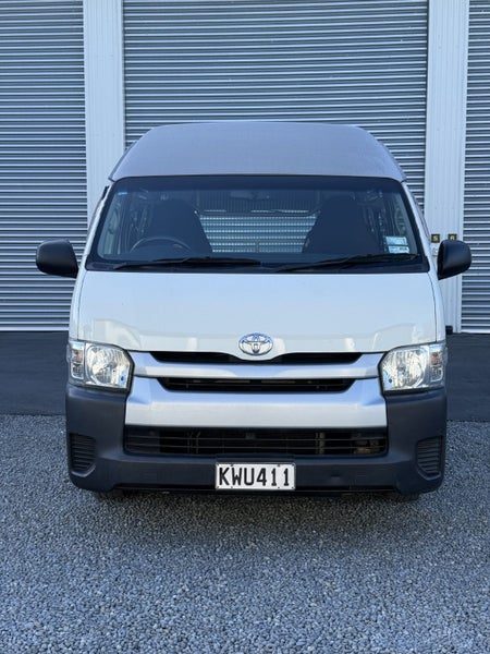 2017 Toyota Hiace Zx Jumbo High Roof, photo 3