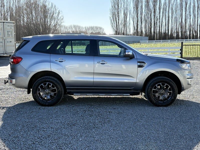 2017 Ford Everest Titanium, photo 2