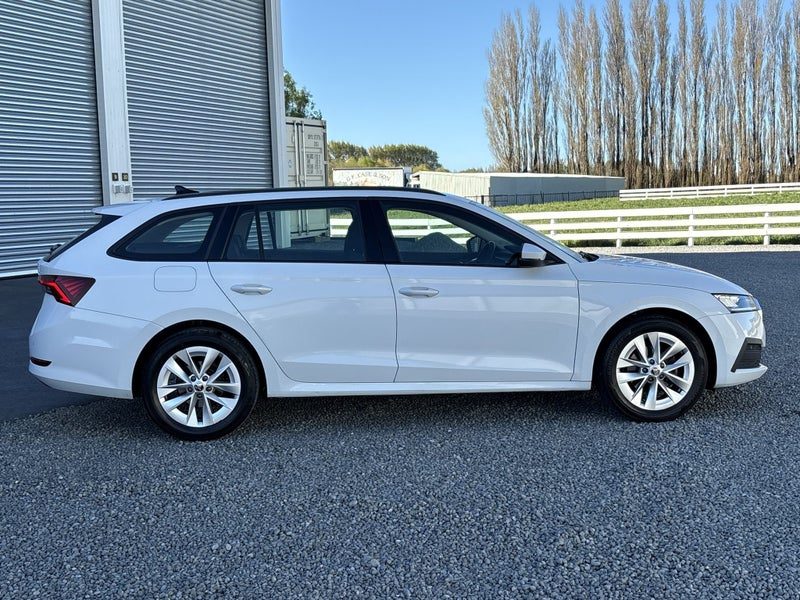 2022 Skoda Octavia Wagon Amb Tsi 110Kw, photo 2
