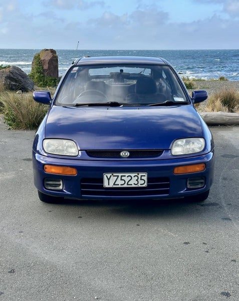 1992 Mazda Familia Neo Manual, photo 2
