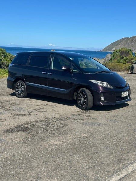 2013 Toyota Estima Hybrid