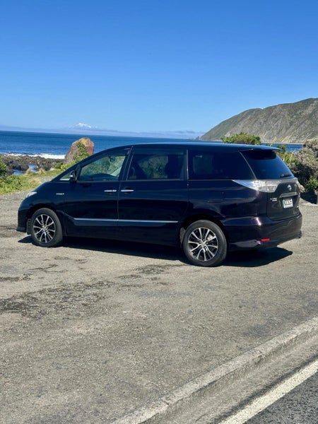 2013 Toyota Estima Hybrid, photo 2