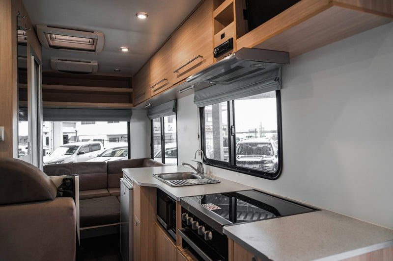 2017 Mercedes-Benz Sprinter LWB, photo 2