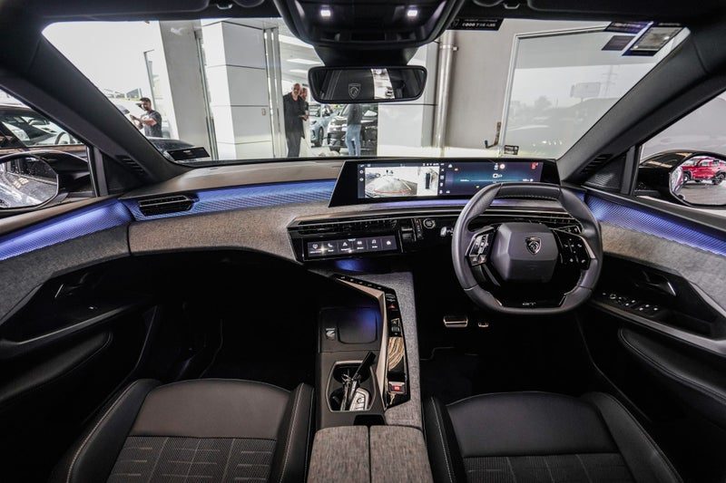 2025 Peugeot 5008 GT, photo 2